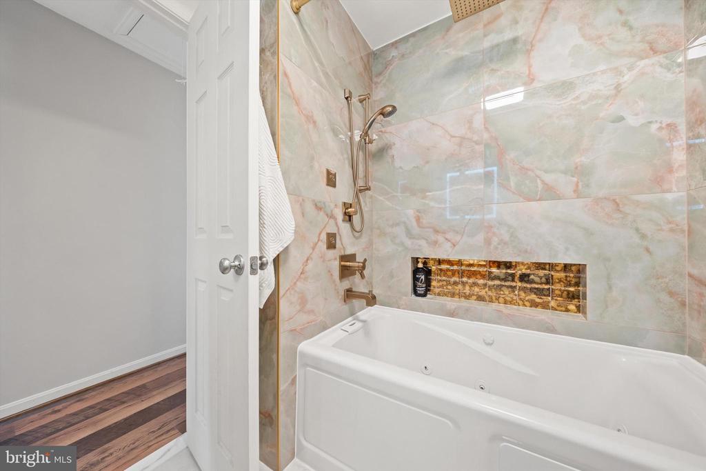 436 CASTLETON VIEW RD, CASTLETON, Virginia 22716, 4 Bedrooms Bedrooms, ,3 BathroomsBathrooms,Residential,436 CASTLETON VIEW RD,VARP2002506 MLS # VARP2002506