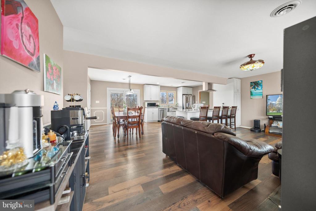 436 CASTLETON VIEW RD, CASTLETON, Virginia 22716, 4 Bedrooms Bedrooms, ,3 BathroomsBathrooms,Residential,436 CASTLETON VIEW RD,VARP2002506 MLS # VARP2002506