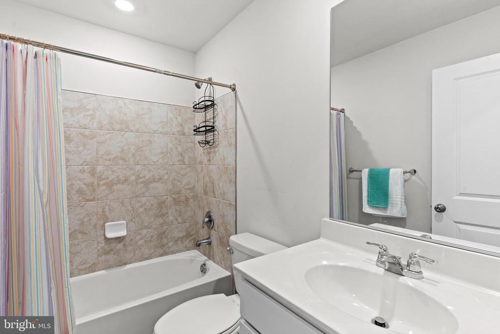 19126 ISABEL BLVD, JEFFERSONTON, Virginia 22724, 4 Bedrooms Bedrooms, ,3 BathroomsBathrooms,Residential,19126 ISABEL BLVD,VACU2012688 MLS # VACU2012688