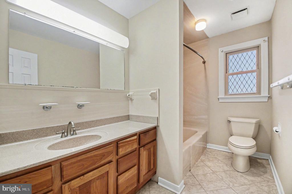 1423 CANDLEWOOD ST, FREDERICKSBURG, Virginia 22407, 4 Bedrooms Bedrooms, ,2 BathroomsBathrooms,Residential,1423 CANDLEWOOD ST,VASP2039806 MLS # VASP2039806