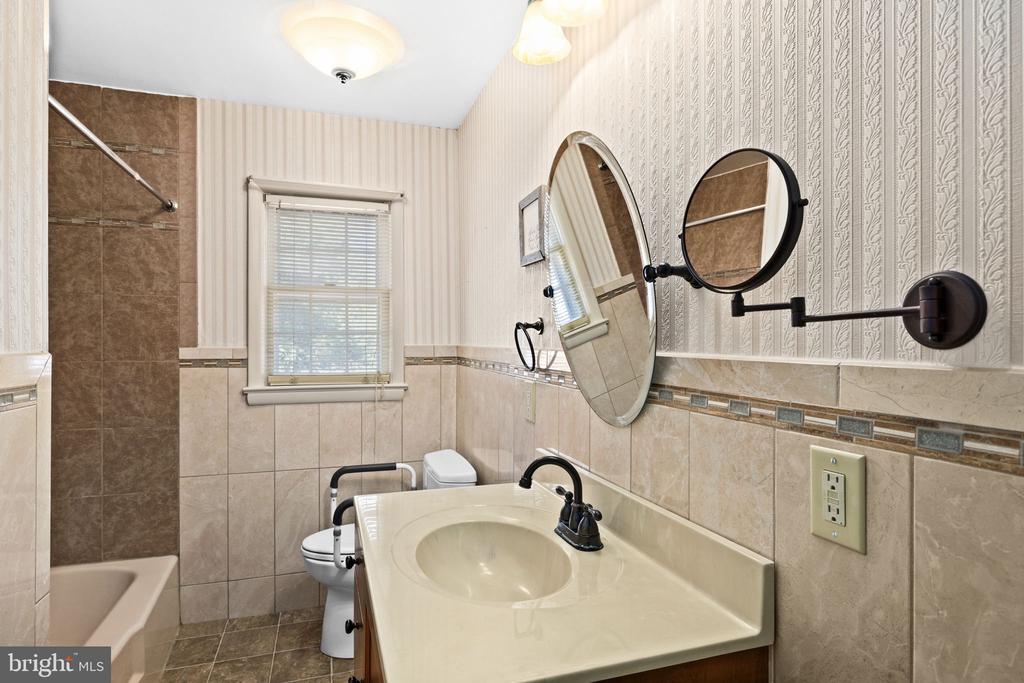 1145 BERNSTEIN RD, FREDERICKSBURG, Virginia 22407, 3 Bedrooms Bedrooms, ,1 BathroomBathrooms,Residential,1145 BERNSTEIN RD,VASP2039682 MLS # VASP2039682