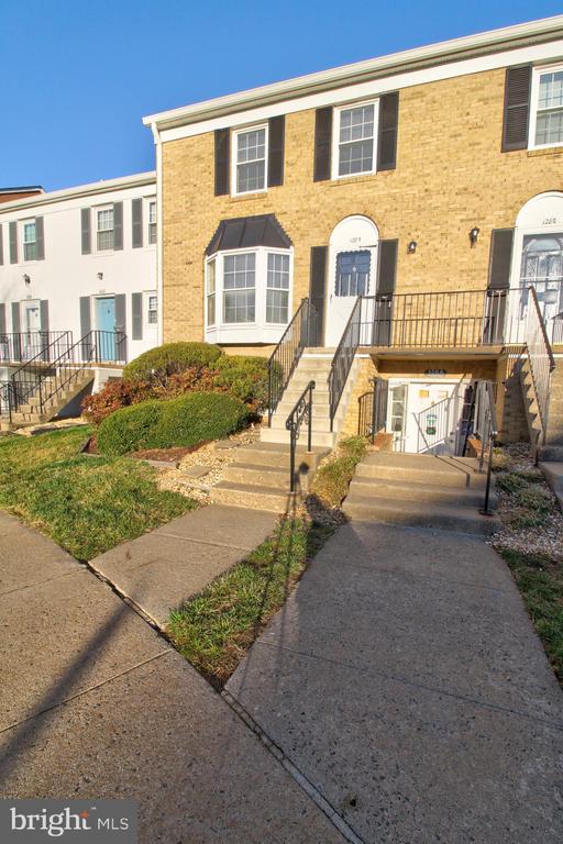 128 FAIRFIELD ST, WARRENTON, Virginia 20186, 3 Bedrooms Bedrooms, ,2 BathroomsBathrooms,Residential,LEEDS SQUARE,128 FAIRFIELD ST,VAFQ2020844 MLS # VAFQ2020844