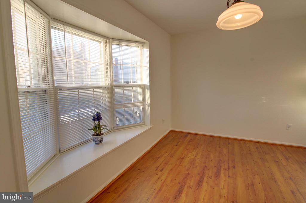 128 FAIRFIELD ST, WARRENTON, Virginia 20186, 3 Bedrooms Bedrooms, ,2 BathroomsBathrooms,Residential,LEEDS SQUARE,128 FAIRFIELD ST,VAFQ2020844 MLS # VAFQ2020844