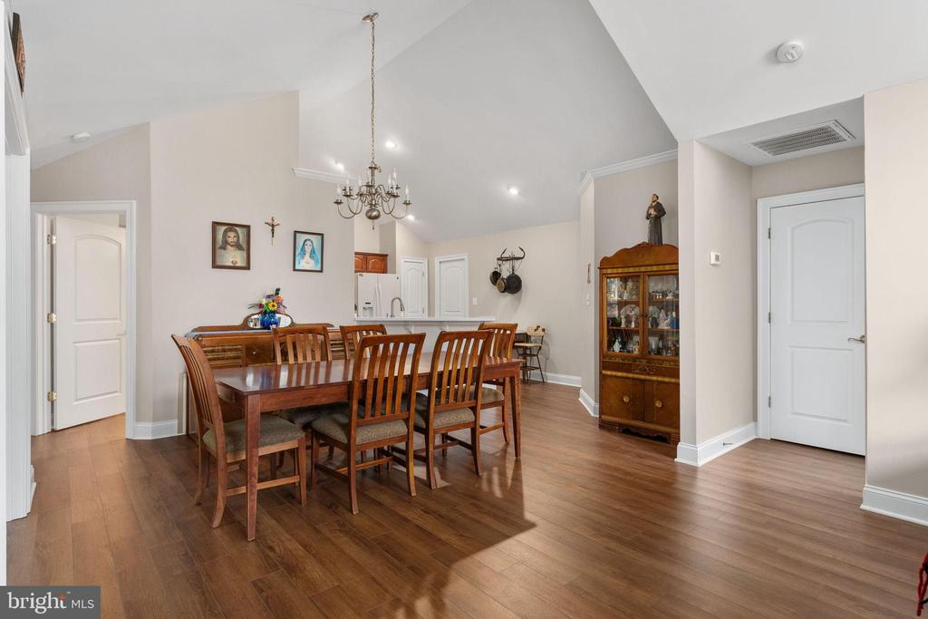 6357 AUTUMN LEAF CIR, FREDERICKSBURG, Virginia 22407, 2 Bedrooms Bedrooms, ,2 BathroomsBathrooms,Residential,6357 AUTUMN LEAF CIR,VASP2039862 MLS # VASP2039862