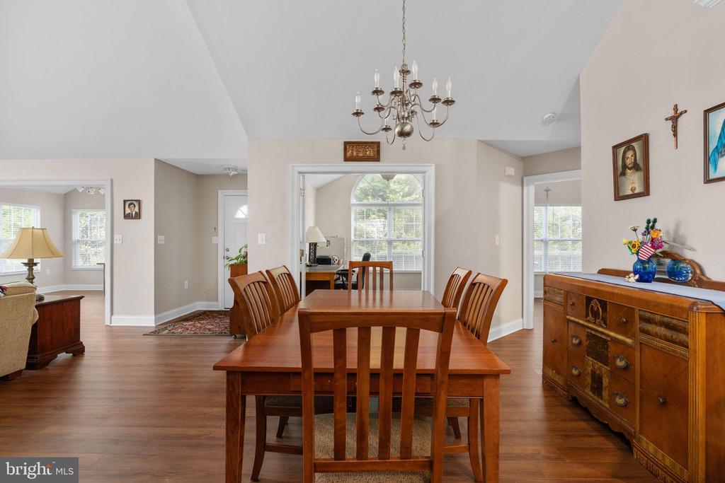 6357 AUTUMN LEAF CIR, FREDERICKSBURG, Virginia 22407, 2 Bedrooms Bedrooms, ,2 BathroomsBathrooms,Residential,6357 AUTUMN LEAF CIR,VASP2039862 MLS # VASP2039862