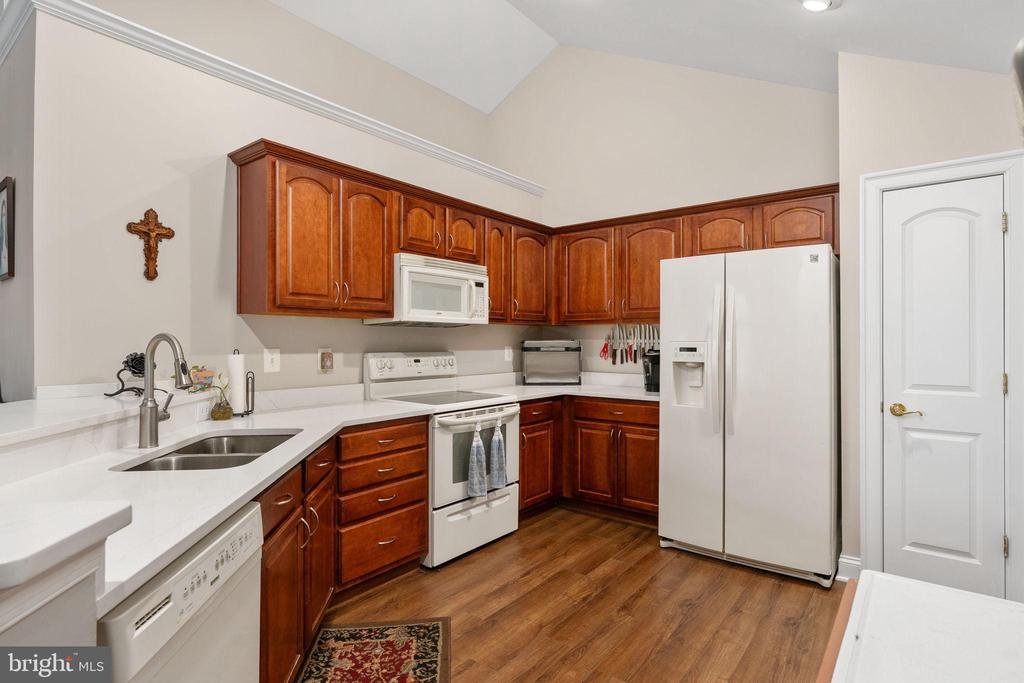 6357 AUTUMN LEAF CIR, FREDERICKSBURG, Virginia 22407, 2 Bedrooms Bedrooms, ,2 BathroomsBathrooms,Residential,6357 AUTUMN LEAF CIR,VASP2039862 MLS # VASP2039862