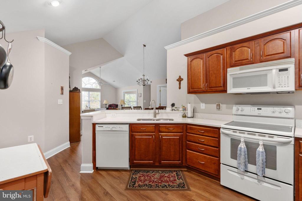 6357 AUTUMN LEAF CIR, FREDERICKSBURG, Virginia 22407, 2 Bedrooms Bedrooms, ,2 BathroomsBathrooms,Residential,6357 AUTUMN LEAF CIR,VASP2039862 MLS # VASP2039862