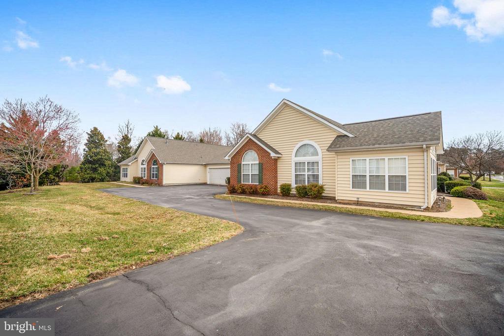 6357 AUTUMN LEAF CIR, FREDERICKSBURG, Virginia 22407, 2 Bedrooms Bedrooms, ,2 BathroomsBathrooms,Residential,6357 AUTUMN LEAF CIR,VASP2039862 MLS # VASP2039862