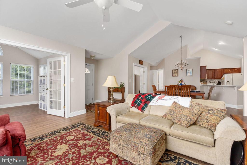 6357 AUTUMN LEAF CIR, FREDERICKSBURG, Virginia 22407, 2 Bedrooms Bedrooms, ,2 BathroomsBathrooms,Residential,6357 AUTUMN LEAF CIR,VASP2039862 MLS # VASP2039862