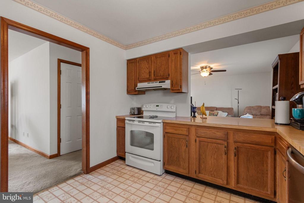 10712 MAPLE RIDGE DR, SPOTSYLVANIA, Virginia 22553, 3 Bedrooms Bedrooms, ,2 BathroomsBathrooms,Residential,10712 MAPLE RIDGE DR,VASP2039032 MLS # VASP2039032