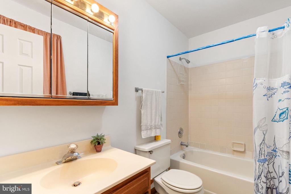 10712 MAPLE RIDGE DR, SPOTSYLVANIA, Virginia 22553, 3 Bedrooms Bedrooms, ,2 BathroomsBathrooms,Residential,10712 MAPLE RIDGE DR,VASP2039032 MLS # VASP2039032