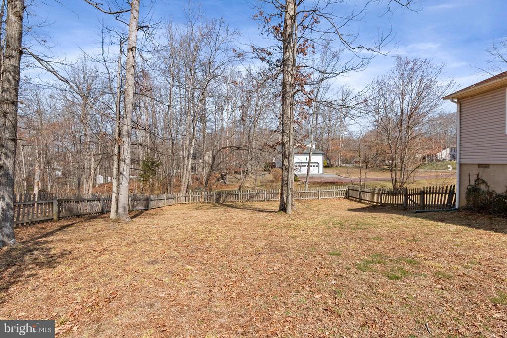 10712 MAPLE RIDGE DR, SPOTSYLVANIA, Virginia 22553, 3 Bedrooms Bedrooms, ,2 BathroomsBathrooms,Residential,10712 MAPLE RIDGE DR,VASP2039032 MLS # VASP2039032