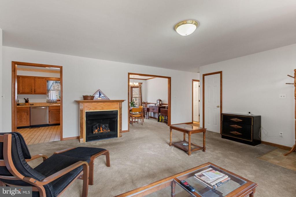 10712 MAPLE RIDGE DR, SPOTSYLVANIA, Virginia 22553, 3 Bedrooms Bedrooms, ,2 BathroomsBathrooms,Residential,10712 MAPLE RIDGE DR,VASP2039032 MLS # VASP2039032