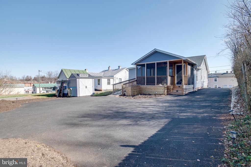 300 BELLEVIEW AVE, ORANGE, Virginia 22960, 3 Bedrooms Bedrooms, ,1 BathroomBathrooms,Residential,300 BELLEVIEW AVE,VAOR2013498 MLS # VAOR2013498