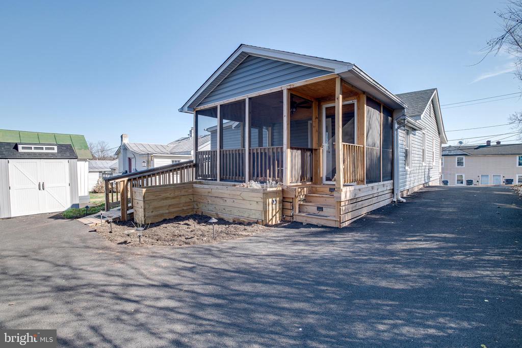 300 BELLEVIEW AVE, ORANGE, Virginia 22960, 3 Bedrooms Bedrooms, ,1 BathroomBathrooms,Residential,300 BELLEVIEW AVE,VAOR2013498 MLS # VAOR2013498