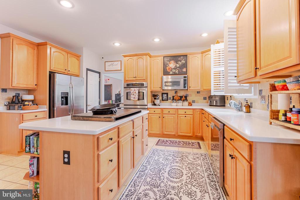 8007 PEMBROKE CIR, SPOTSYLVANIA, Virginia 22551, 4 Bedrooms Bedrooms, ,3 BathroomsBathrooms,Residential,8007 PEMBROKE CIR,VASP2038934 MLS # VASP2038934