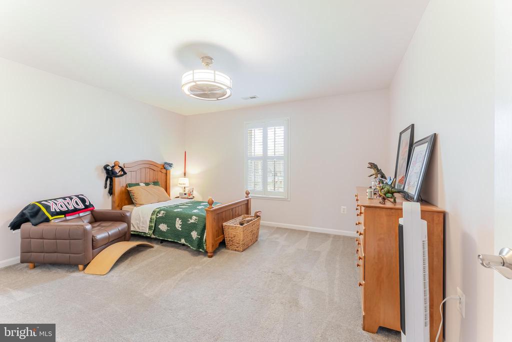 8007 PEMBROKE CIR, SPOTSYLVANIA, Virginia 22551, 4 Bedrooms Bedrooms, ,3 BathroomsBathrooms,Residential,8007 PEMBROKE CIR,VASP2038934 MLS # VASP2038934