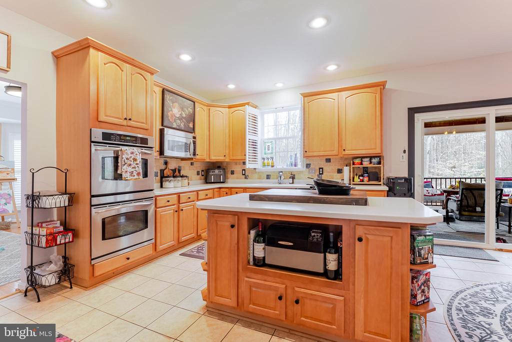 8007 PEMBROKE CIR, SPOTSYLVANIA, Virginia 22551, 4 Bedrooms Bedrooms, ,3 BathroomsBathrooms,Residential,8007 PEMBROKE CIR,VASP2038934 MLS # VASP2038934