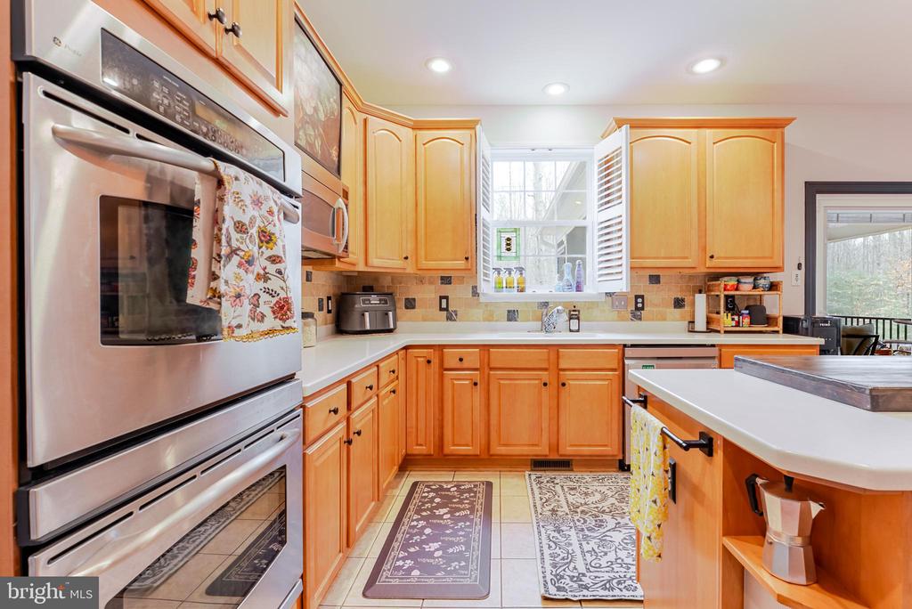 8007 PEMBROKE CIR, SPOTSYLVANIA, Virginia 22551, 4 Bedrooms Bedrooms, ,3 BathroomsBathrooms,Residential,8007 PEMBROKE CIR,VASP2038934 MLS # VASP2038934