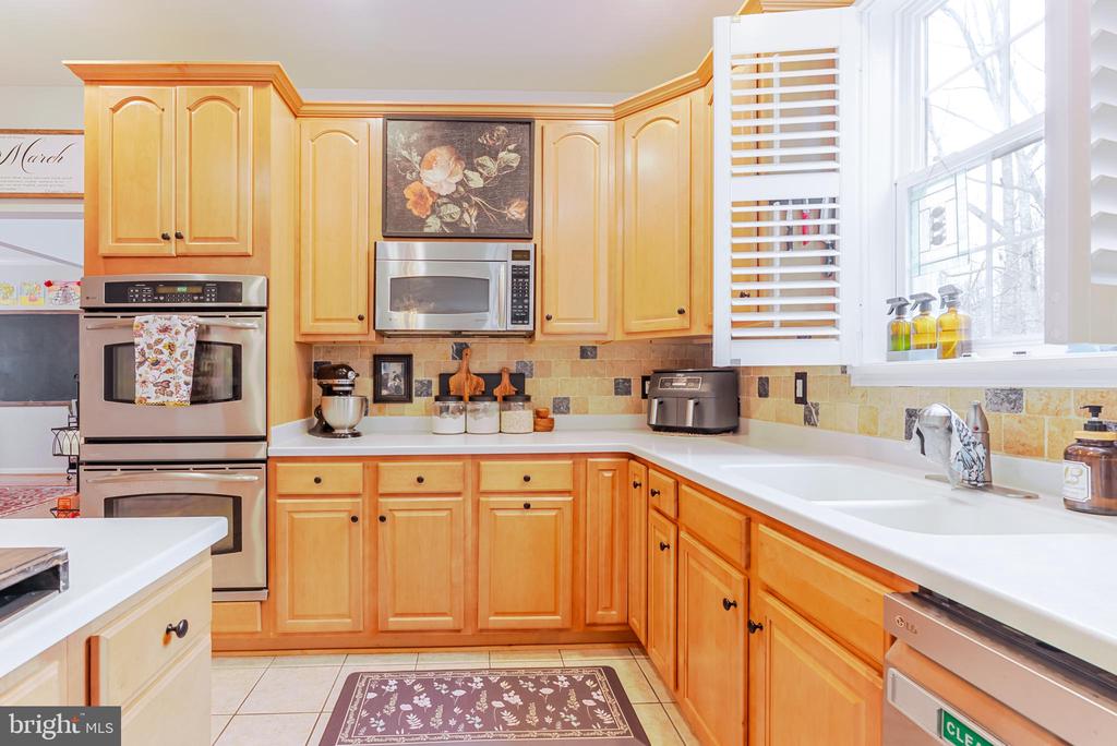 8007 PEMBROKE CIR, SPOTSYLVANIA, Virginia 22551, 4 Bedrooms Bedrooms, ,3 BathroomsBathrooms,Residential,8007 PEMBROKE CIR,VASP2038934 MLS # VASP2038934