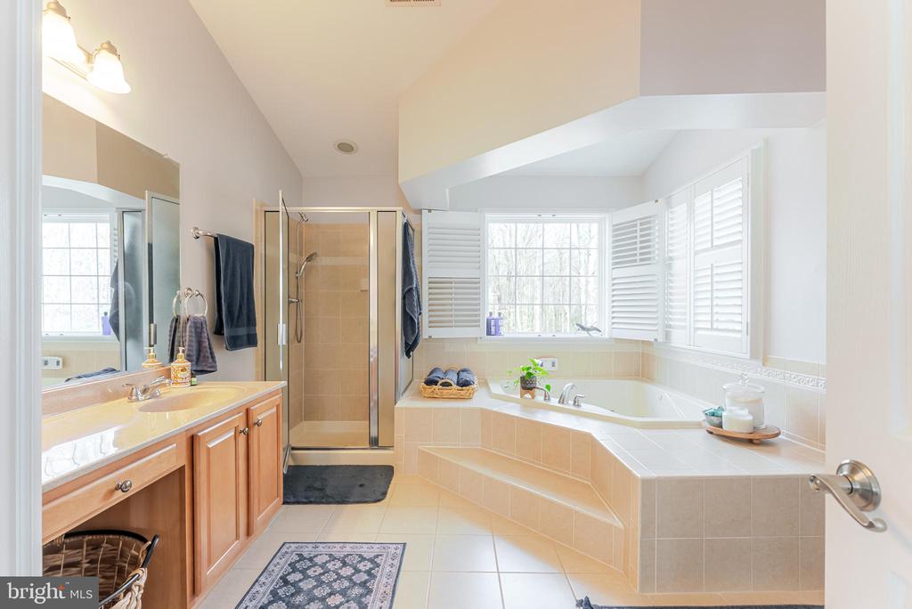 8007 PEMBROKE CIR, SPOTSYLVANIA, Virginia 22551, 4 Bedrooms Bedrooms, ,3 BathroomsBathrooms,Residential,8007 PEMBROKE CIR,VASP2038934 MLS # VASP2038934