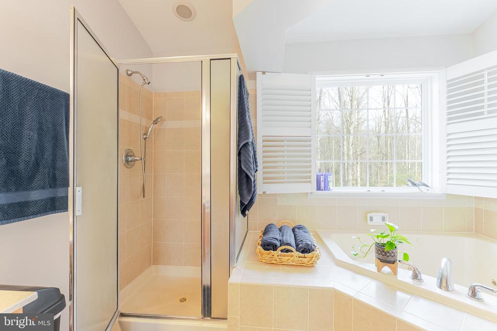 8007 PEMBROKE CIR, SPOTSYLVANIA, Virginia 22551, 4 Bedrooms Bedrooms, ,3 BathroomsBathrooms,Residential,8007 PEMBROKE CIR,VASP2038934 MLS # VASP2038934