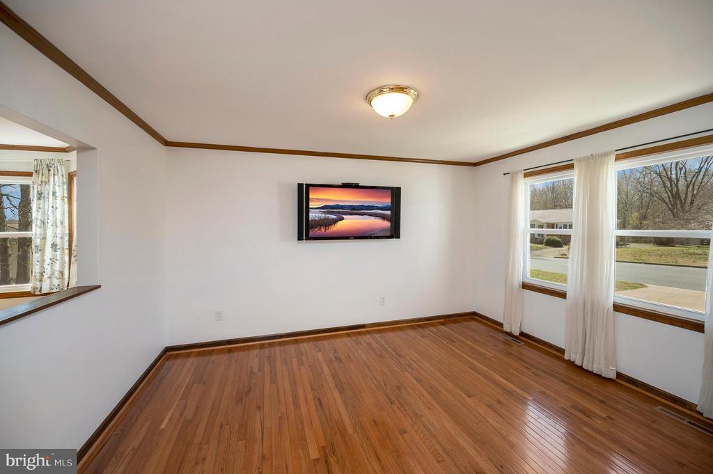 713 SHAMROCK DR, FREDERICKSBURG, Virginia 22407, 4 Bedrooms Bedrooms, ,3 BathroomsBathrooms,Residential,713 SHAMROCK DR,VASP2039752 MLS # VASP2039752