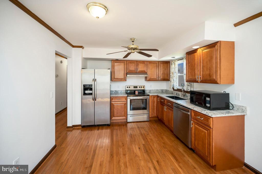 713 SHAMROCK DR, FREDERICKSBURG, Virginia 22407, 4 Bedrooms Bedrooms, ,3 BathroomsBathrooms,Residential,713 SHAMROCK DR,VASP2039752 MLS # VASP2039752