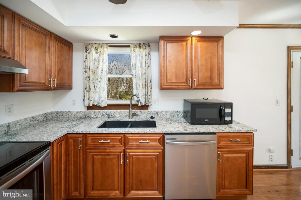 713 SHAMROCK DR, FREDERICKSBURG, Virginia 22407, 4 Bedrooms Bedrooms, ,3 BathroomsBathrooms,Residential,713 SHAMROCK DR,VASP2039752 MLS # VASP2039752