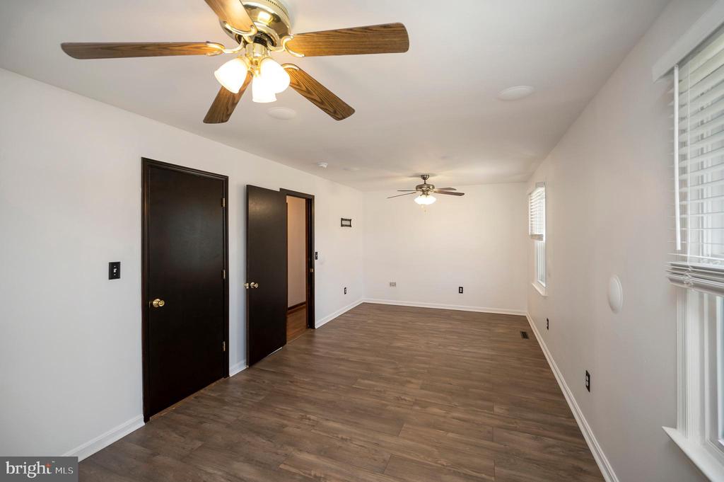 713 SHAMROCK DR, FREDERICKSBURG, Virginia 22407, 4 Bedrooms Bedrooms, ,3 BathroomsBathrooms,Residential,713 SHAMROCK DR,VASP2039752 MLS # VASP2039752