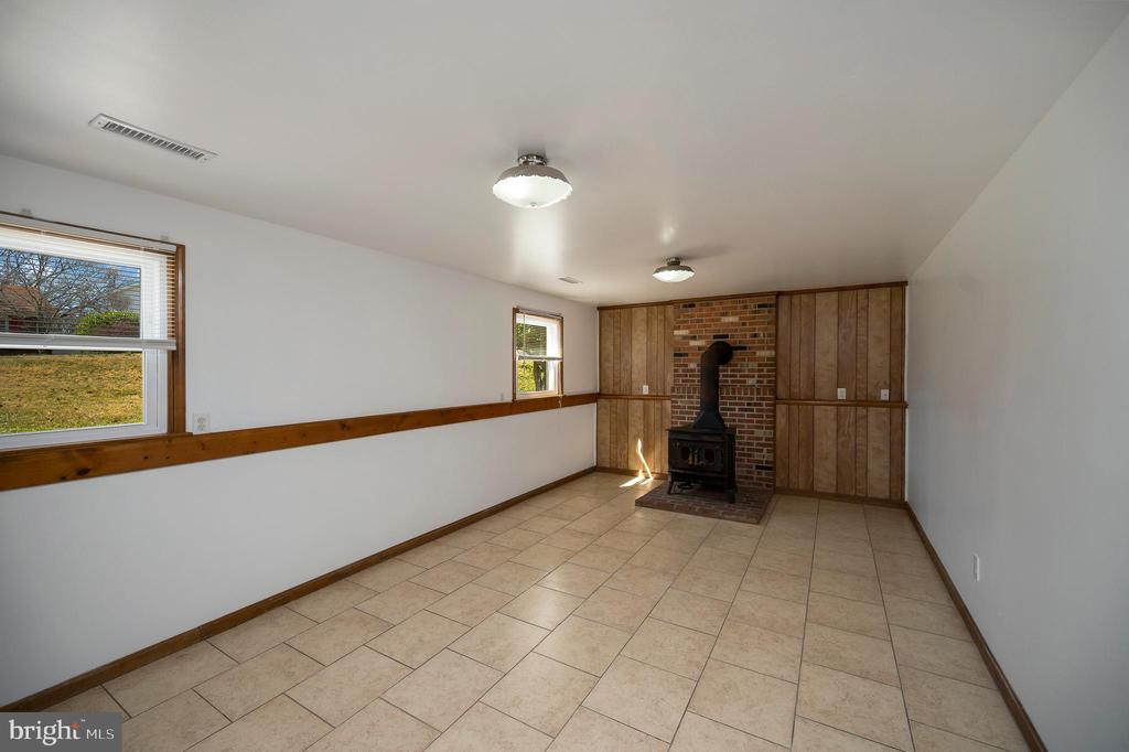 713 SHAMROCK DR, FREDERICKSBURG, Virginia 22407, 4 Bedrooms Bedrooms, ,3 BathroomsBathrooms,Residential,713 SHAMROCK DR,VASP2039752 MLS # VASP2039752