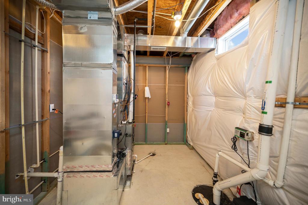 7910 BURBANK AVE, FREDERICKSBURG, Virginia 22407, 3 Bedrooms Bedrooms, ,3 BathroomsBathrooms,Residential,7910 BURBANK AVE,VASP2039818 MLS # VASP2039818