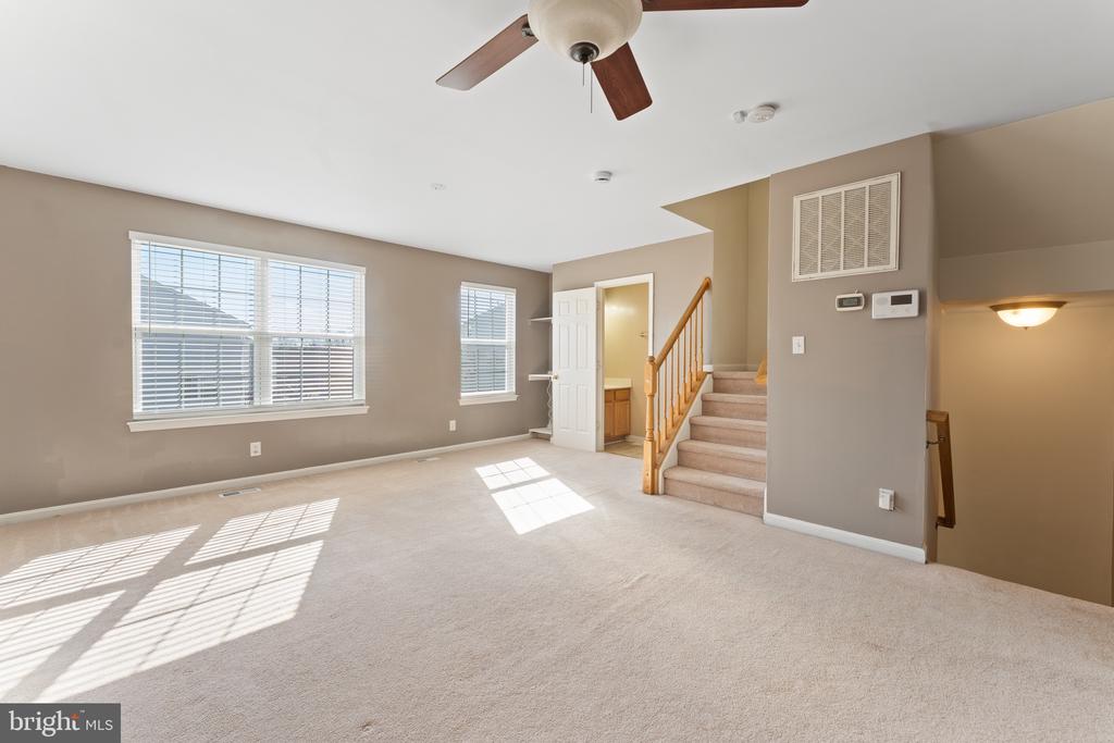 7008 WYTHEVILLE CIR, FREDERICKSBURG, Virginia 22407, 3 Bedrooms Bedrooms, ,2 BathroomsBathrooms,Residential,SALEM FIELDS,7008 WYTHEVILLE CIR,VASP2039960 MLS # VASP2039960