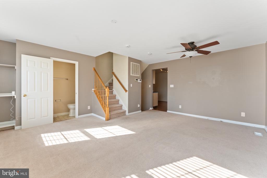 7008 WYTHEVILLE CIR, FREDERICKSBURG, Virginia 22407, 3 Bedrooms Bedrooms, ,2 BathroomsBathrooms,Residential,SALEM FIELDS,7008 WYTHEVILLE CIR,VASP2039960 MLS # VASP2039960