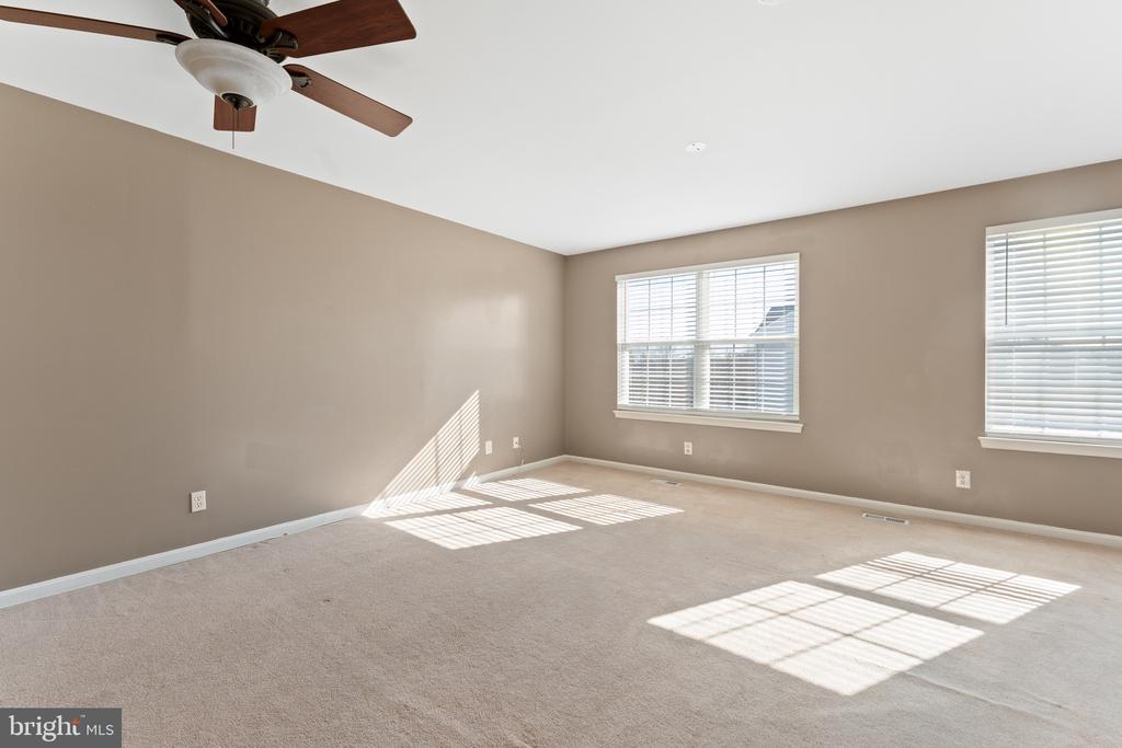 7008 WYTHEVILLE CIR, FREDERICKSBURG, Virginia 22407, 3 Bedrooms Bedrooms, ,2 BathroomsBathrooms,Residential,SALEM FIELDS,7008 WYTHEVILLE CIR,VASP2039960 MLS # VASP2039960