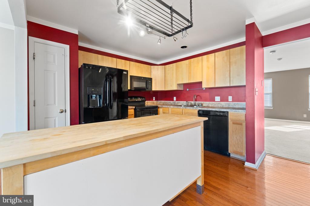 7008 WYTHEVILLE CIR, FREDERICKSBURG, Virginia 22407, 3 Bedrooms Bedrooms, ,2 BathroomsBathrooms,Residential,SALEM FIELDS,7008 WYTHEVILLE CIR,VASP2039960 MLS # VASP2039960