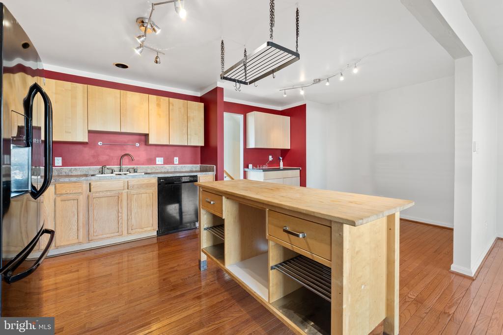 7008 WYTHEVILLE CIR, FREDERICKSBURG, Virginia 22407, 3 Bedrooms Bedrooms, ,2 BathroomsBathrooms,Residential,SALEM FIELDS,7008 WYTHEVILLE CIR,VASP2039960 MLS # VASP2039960