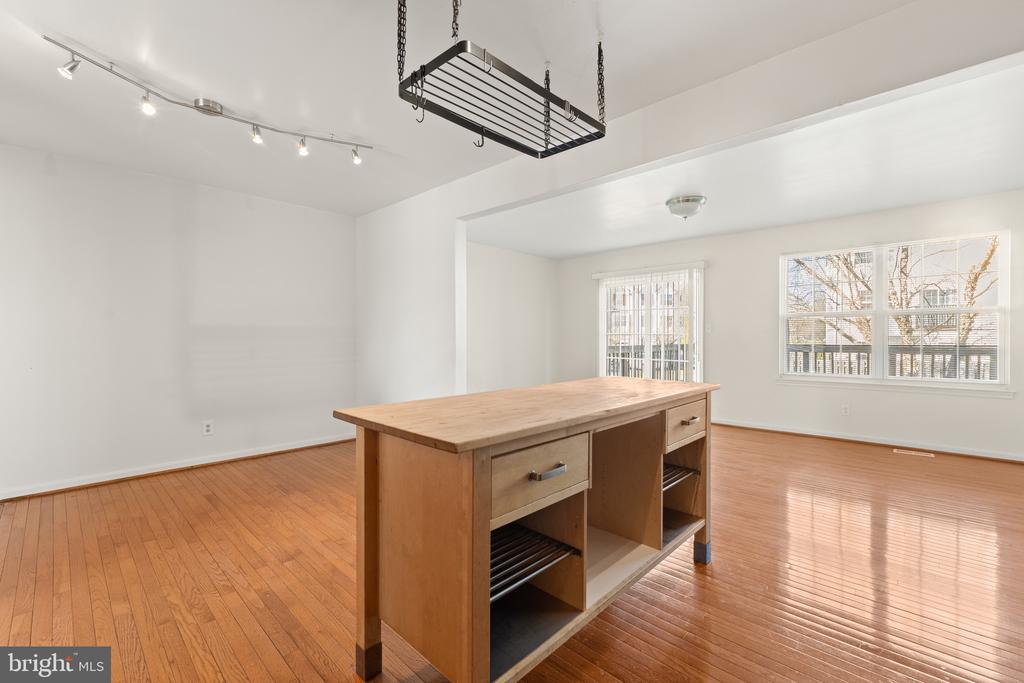 7008 WYTHEVILLE CIR, FREDERICKSBURG, Virginia 22407, 3 Bedrooms Bedrooms, ,2 BathroomsBathrooms,Residential,SALEM FIELDS,7008 WYTHEVILLE CIR,VASP2039960 MLS # VASP2039960