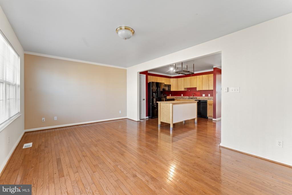 7008 WYTHEVILLE CIR, FREDERICKSBURG, Virginia 22407, 3 Bedrooms Bedrooms, ,2 BathroomsBathrooms,Residential,SALEM FIELDS,7008 WYTHEVILLE CIR,VASP2039960 MLS # VASP2039960