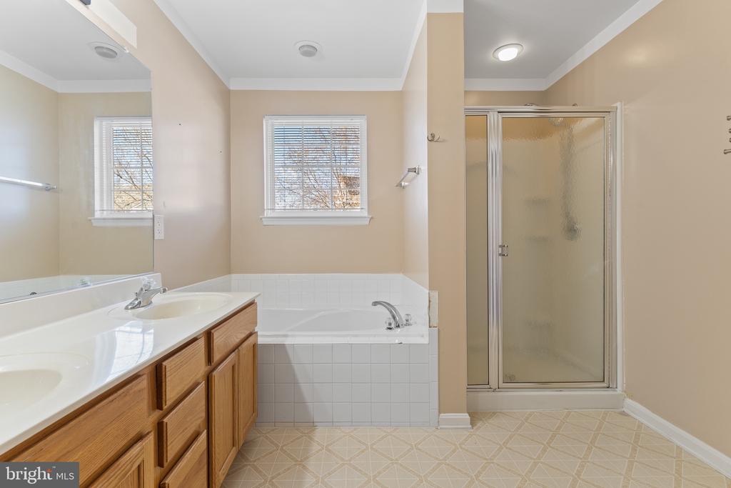 7008 WYTHEVILLE CIR, FREDERICKSBURG, Virginia 22407, 3 Bedrooms Bedrooms, ,2 BathroomsBathrooms,Residential,SALEM FIELDS,7008 WYTHEVILLE CIR,VASP2039960 MLS # VASP2039960