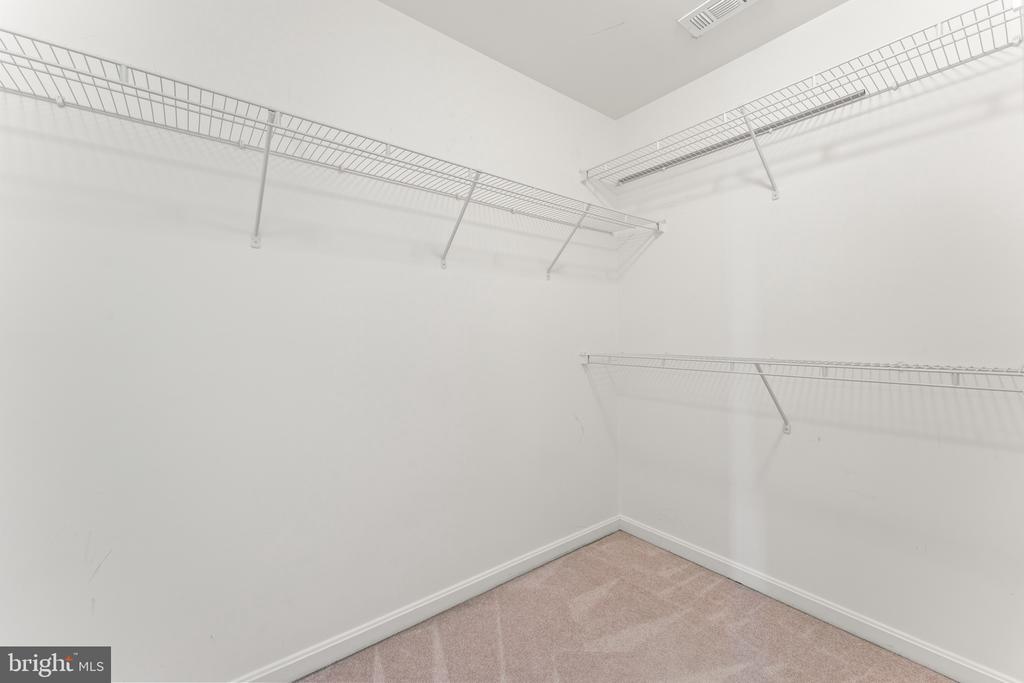 7008 WYTHEVILLE CIR, FREDERICKSBURG, Virginia 22407, 3 Bedrooms Bedrooms, ,2 BathroomsBathrooms,Residential,SALEM FIELDS,7008 WYTHEVILLE CIR,VASP2039960 MLS # VASP2039960