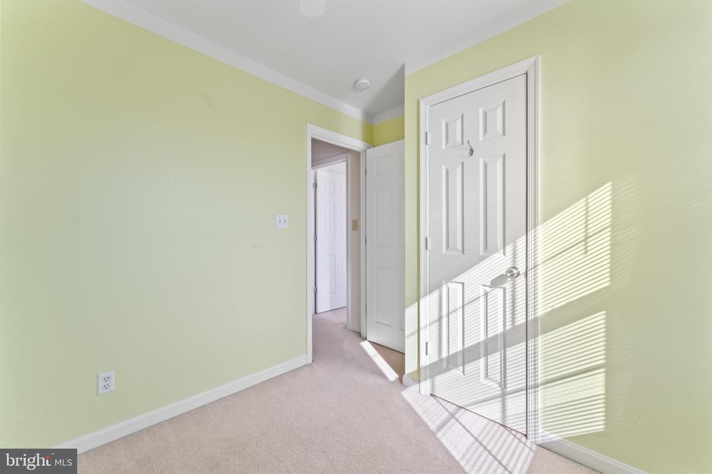 7008 WYTHEVILLE CIR, FREDERICKSBURG, Virginia 22407, 3 Bedrooms Bedrooms, ,2 BathroomsBathrooms,Residential,SALEM FIELDS,7008 WYTHEVILLE CIR,VASP2039960 MLS # VASP2039960