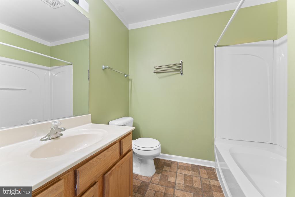 7008 WYTHEVILLE CIR, FREDERICKSBURG, Virginia 22407, 3 Bedrooms Bedrooms, ,2 BathroomsBathrooms,Residential,SALEM FIELDS,7008 WYTHEVILLE CIR,VASP2039960 MLS # VASP2039960