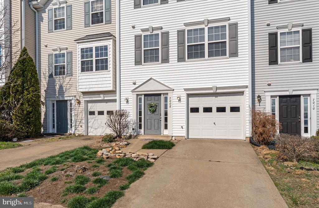 7008 WYTHEVILLE CIR, FREDERICKSBURG, Virginia 22407, 3 Bedrooms Bedrooms, ,2 BathroomsBathrooms,Residential,SALEM FIELDS,7008 WYTHEVILLE CIR,VASP2039960 MLS # VASP2039960