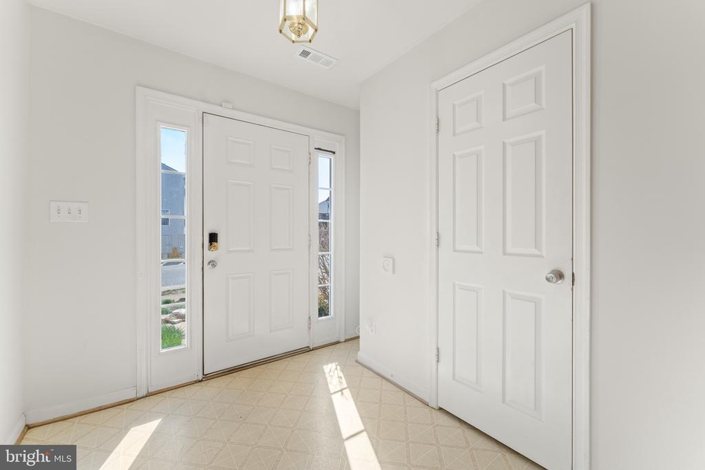 7008 WYTHEVILLE CIR, FREDERICKSBURG, Virginia 22407, 3 Bedrooms Bedrooms, ,2 BathroomsBathrooms,Residential,SALEM FIELDS,7008 WYTHEVILLE CIR,VASP2039960 MLS # VASP2039960