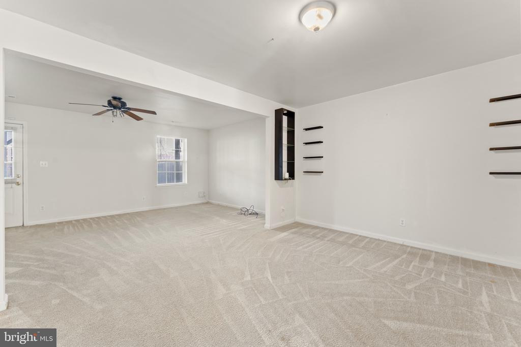 7008 WYTHEVILLE CIR, FREDERICKSBURG, Virginia 22407, 3 Bedrooms Bedrooms, ,2 BathroomsBathrooms,Residential,SALEM FIELDS,7008 WYTHEVILLE CIR,VASP2039960 MLS # VASP2039960