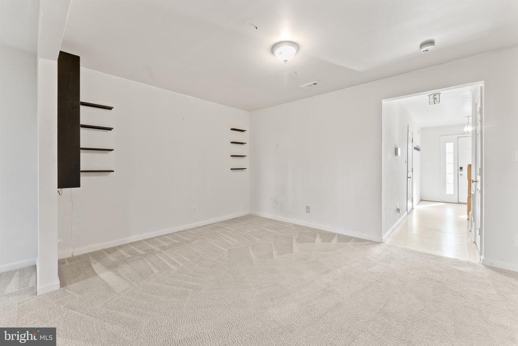 7008 WYTHEVILLE CIR, FREDERICKSBURG, Virginia 22407, 3 Bedrooms Bedrooms, ,2 BathroomsBathrooms,Residential,SALEM FIELDS,7008 WYTHEVILLE CIR,VASP2039960 MLS # VASP2039960