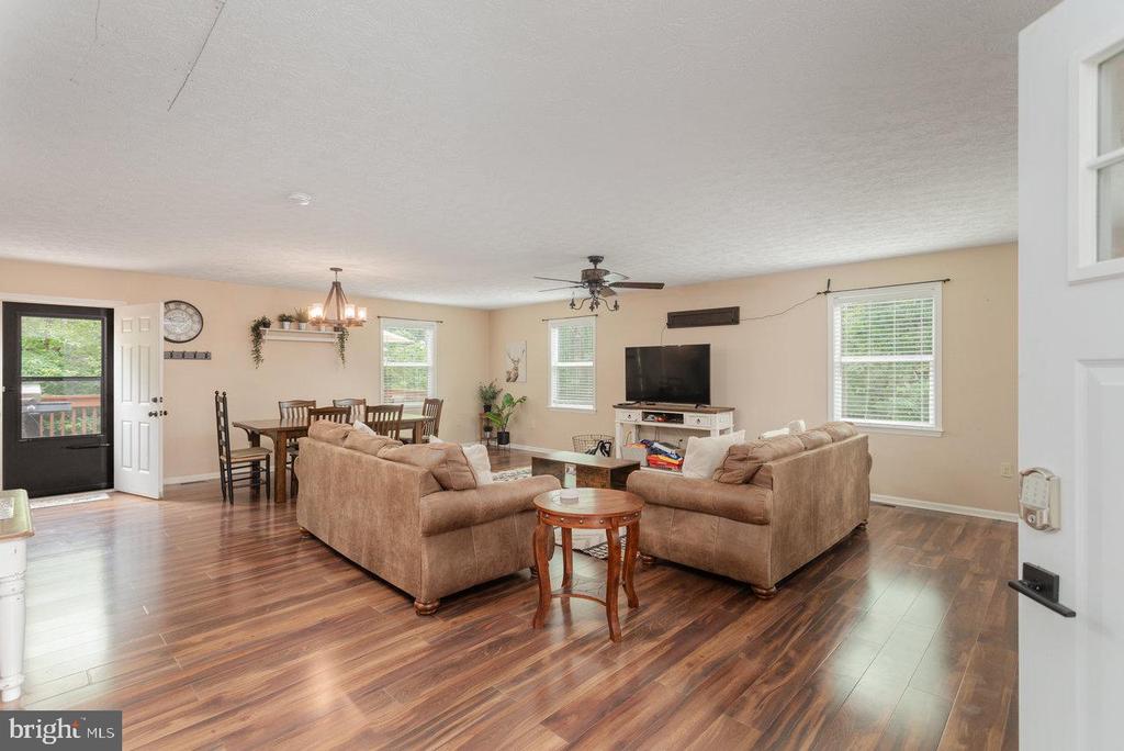 159 PARK VIEW LN, SHENANDOAH, Virginia 22849, 3 Bedrooms Bedrooms, ,2 BathroomsBathrooms,Residential,159 PARK VIEW LN,VAPA2006168 MLS # VAPA2006168