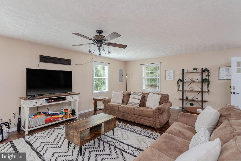 159 PARK VIEW LN, SHENANDOAH, Virginia 22849, 3 Bedrooms Bedrooms, ,2 BathroomsBathrooms,Residential,159 PARK VIEW LN,VAPA2006168 MLS # VAPA2006168