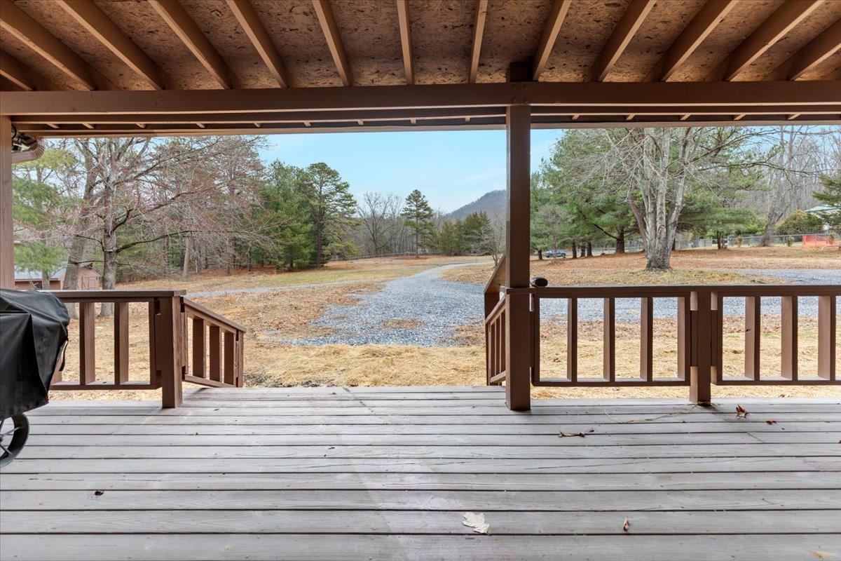 612 PAINE RUN RD, GROTTOES, Virginia 24441, 3 Bedrooms Bedrooms, ,2 BathroomsBathrooms,Residential,612 PAINE RUN RD,673986 MLS # 673986